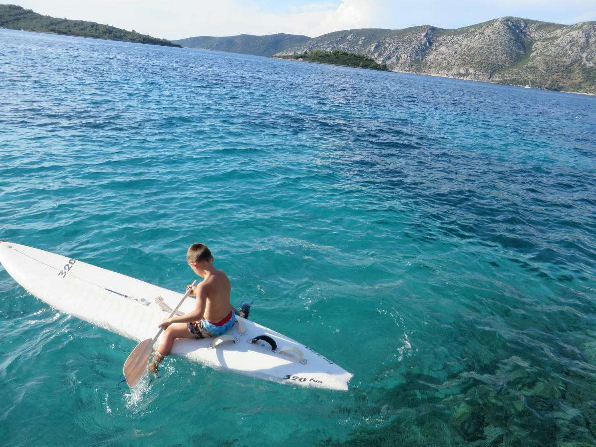 I&J Relaxing Beach Apartments Račišće Bagian luar foto
