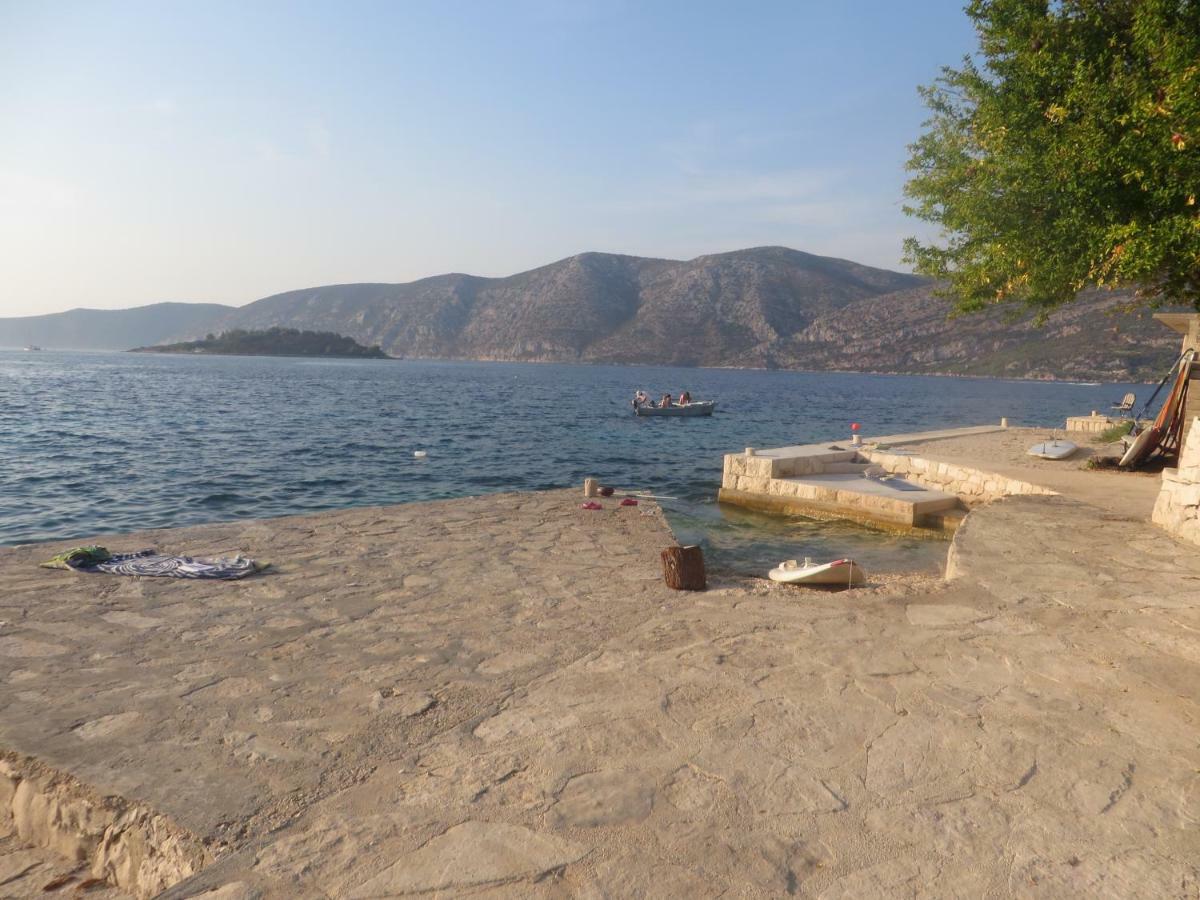 I&J Relaxing Beach Apartments Račišće Bagian luar foto