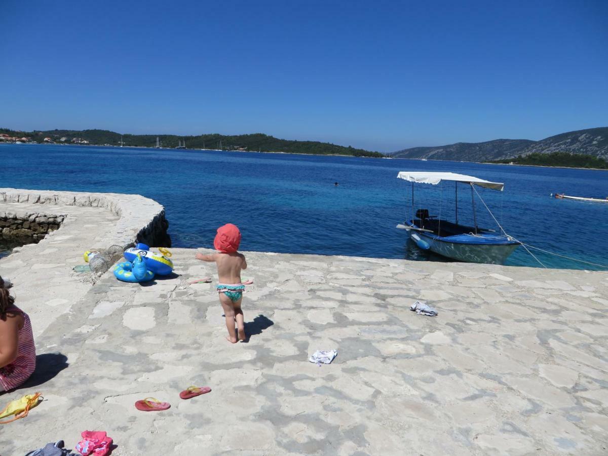 I&J Relaxing Beach Apartments Račišće Bagian luar foto
