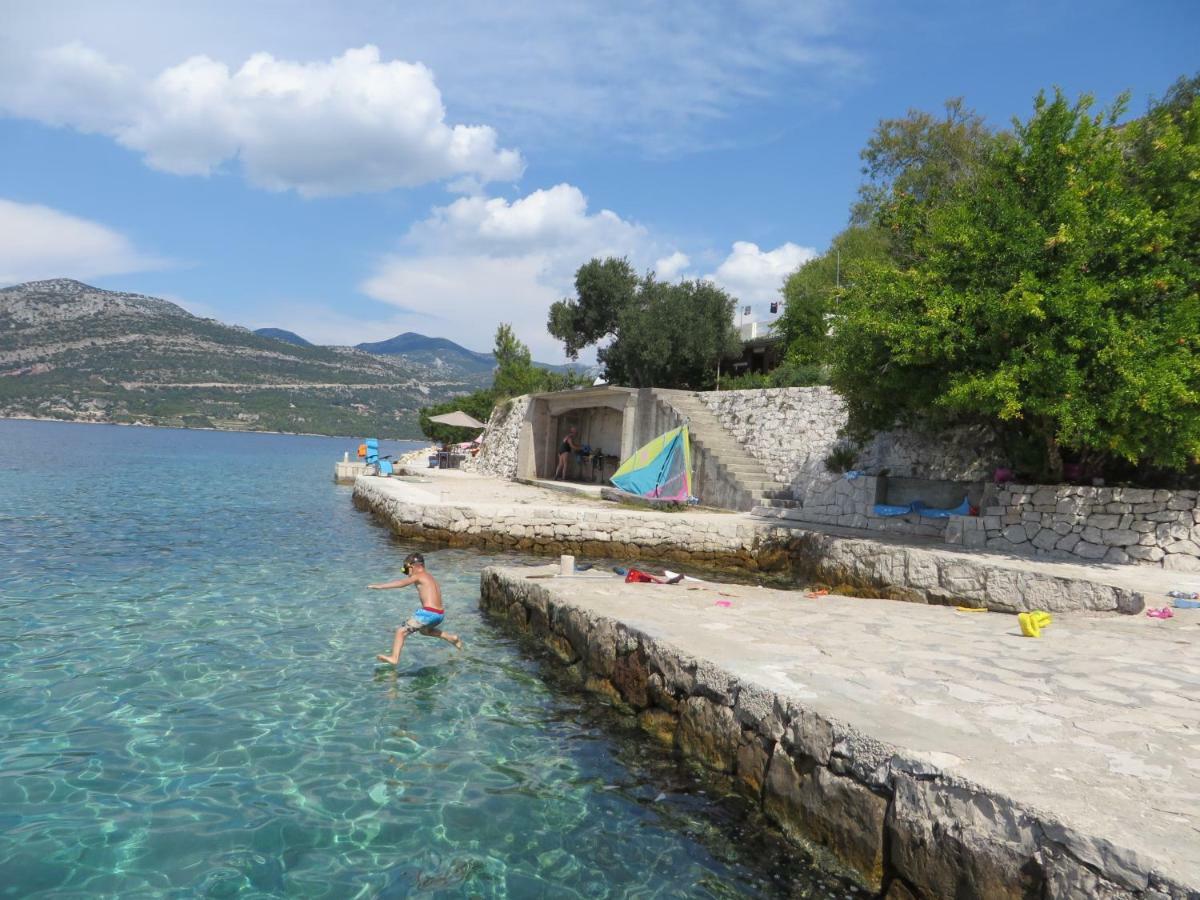 I&J Relaxing Beach Apartments Račišće Bagian luar foto