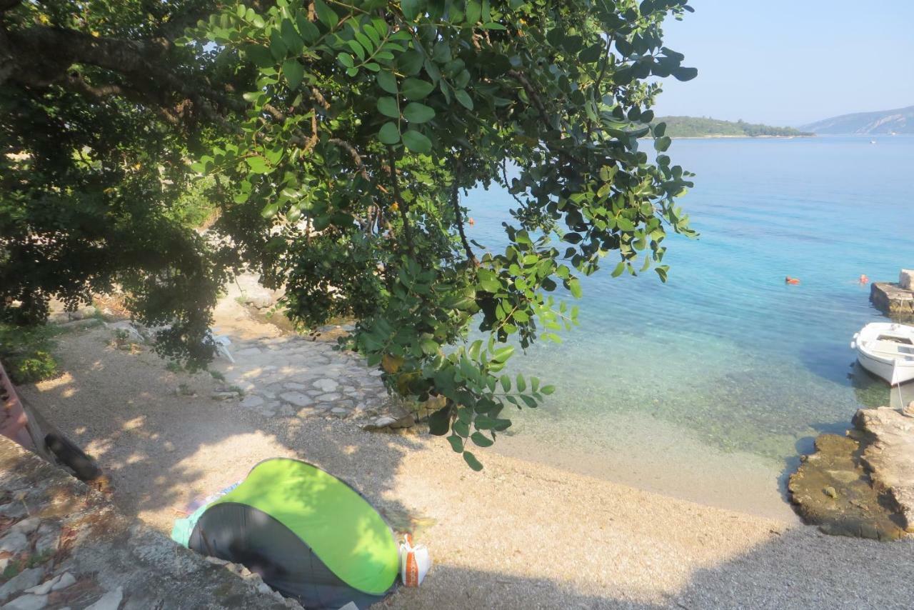 I&J Relaxing Beach Apartments Račišće Bagian luar foto