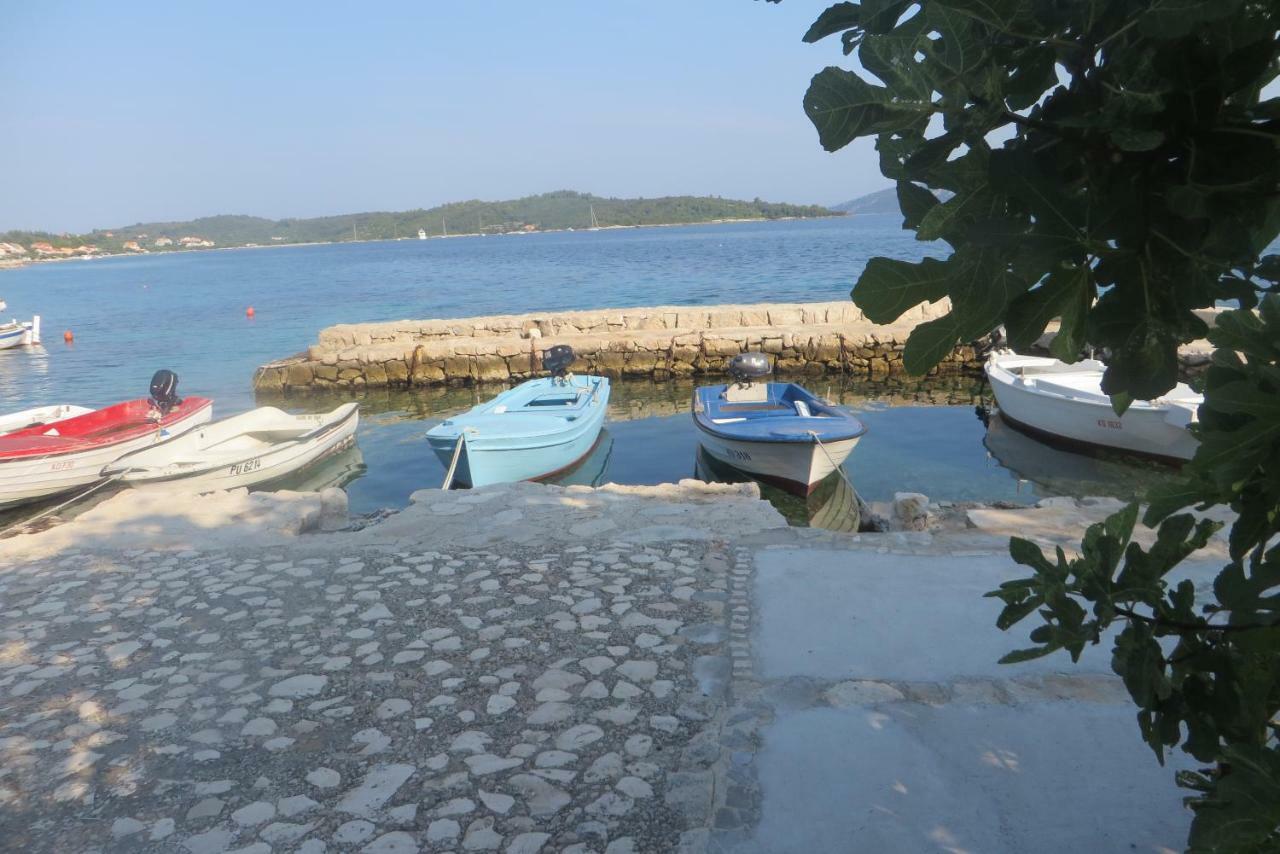I&J Relaxing Beach Apartments Račišće Bagian luar foto