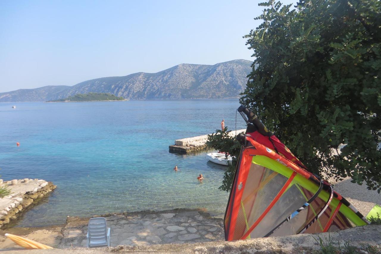 I&J Relaxing Beach Apartments Račišće Bagian luar foto